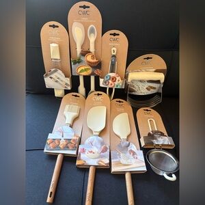 CWC Kitchen Tool Set - Cream & Wood Handled Baking Utensils